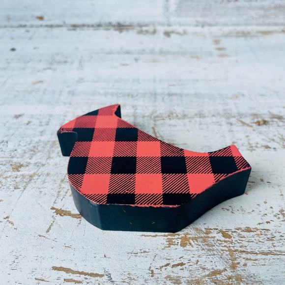 *Red & Black Buffalo Check Cardinal Shelf Sitter - Picture 9 of 11